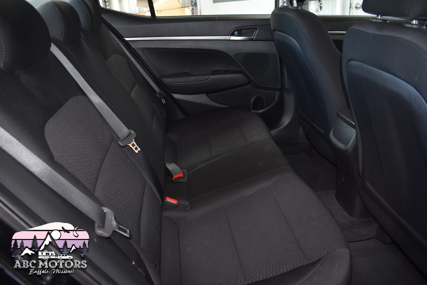 2019 Hyunda Elantra SE - 105,218 Miles - Sedan - Pre-Owned Vehicle