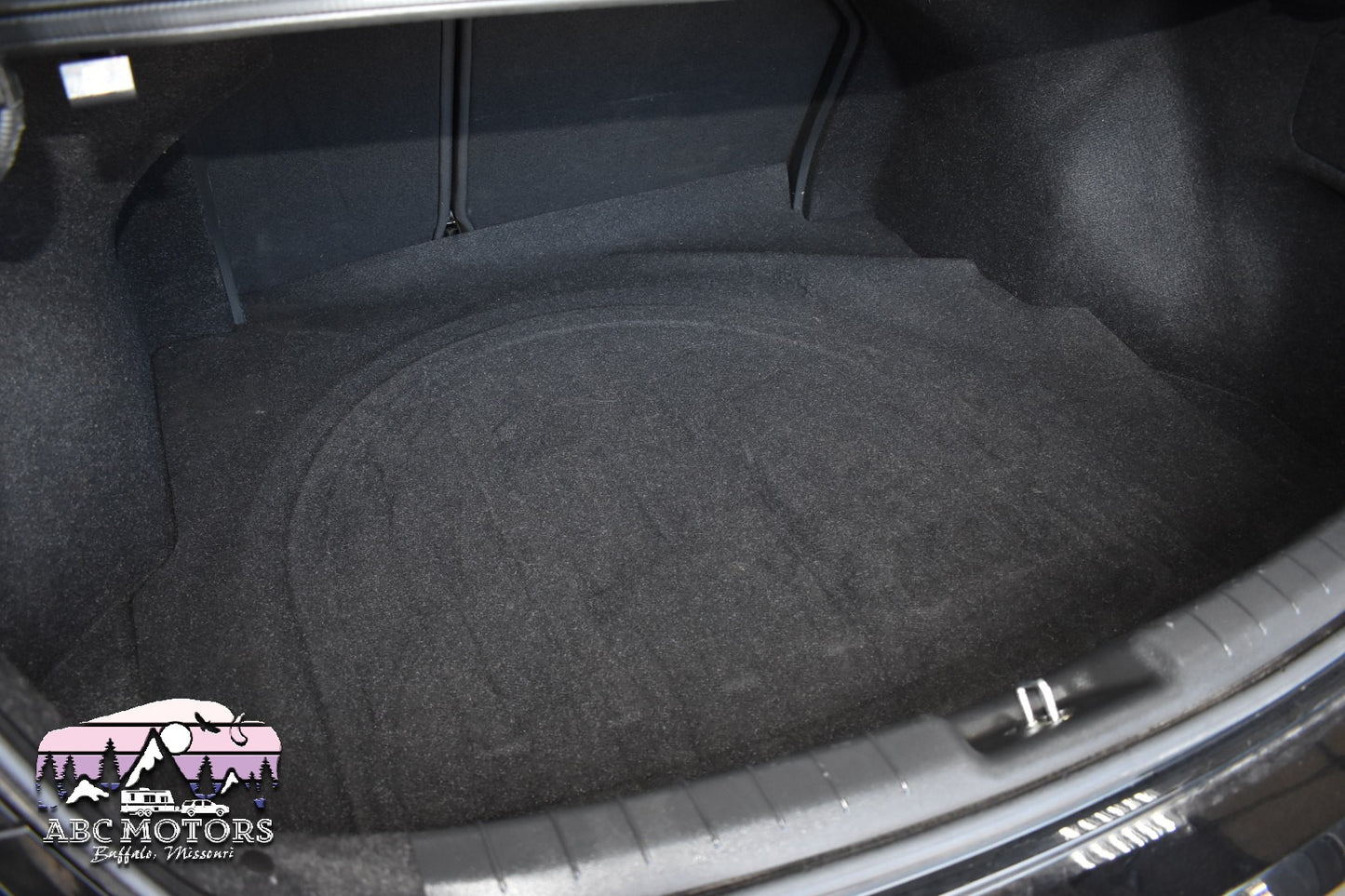 2019 Hyunda Elantra SE - 105,218 Miles - Sedan - Pre-Owned Vehicle