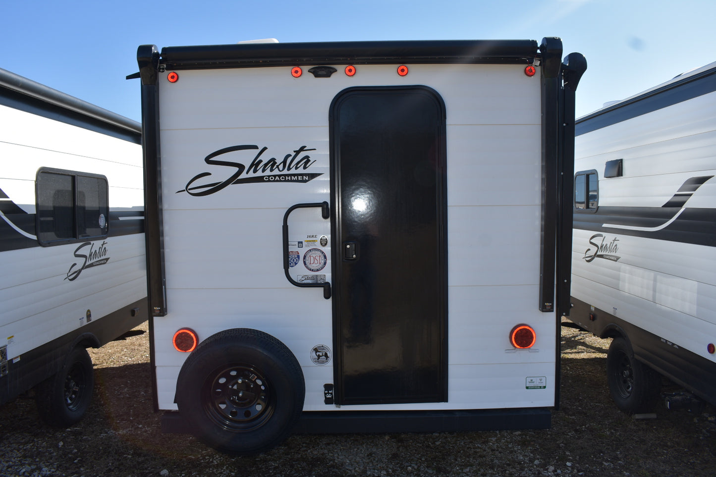 Forest River Shasta Oasis Compact - 16RE Floorplan - Travel Trailer RV - 17 ft - 2026 Edition