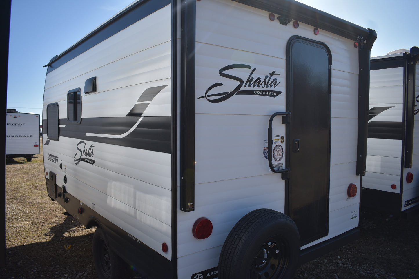 Forest River Shasta Oasis Compact - 16RE Floorplan - Travel Trailer RV - 17 ft - 2026 Edition