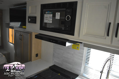 Forest River Palomino RV - SolAire Ultra Lite - 208SS Floorplan - Travel Trailer RV - 24 ft - 2024 Edition