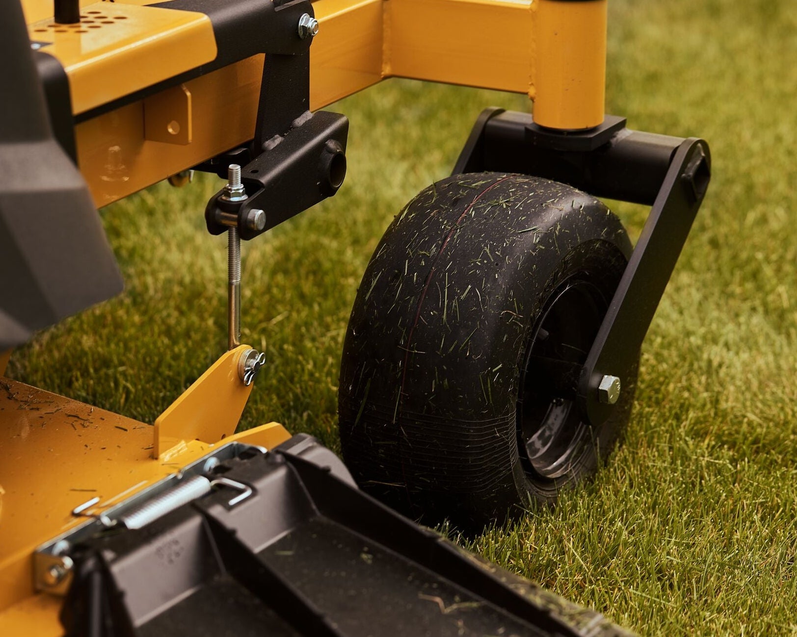 Hustler Turf Raptor X - Zero-Turn Riding Lawn Mower | Deck Sizes